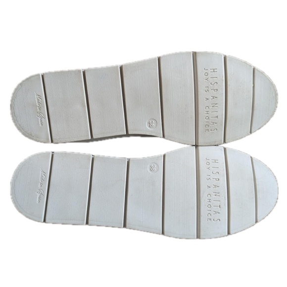 Hispanitas leather floral perforated flat white silver like new size 38 spain - Picture 5 of 7